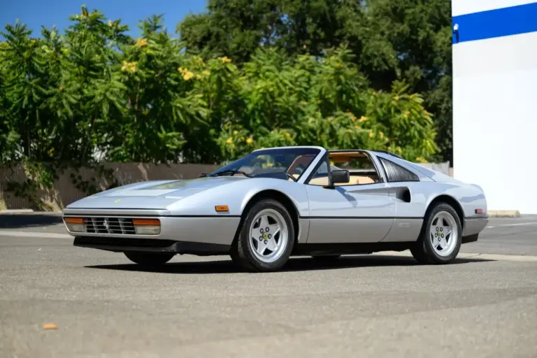 Ferrari 328 GTS de 1987 en subasta: uno de los 6.068 descapotables V8 del Cavallino
