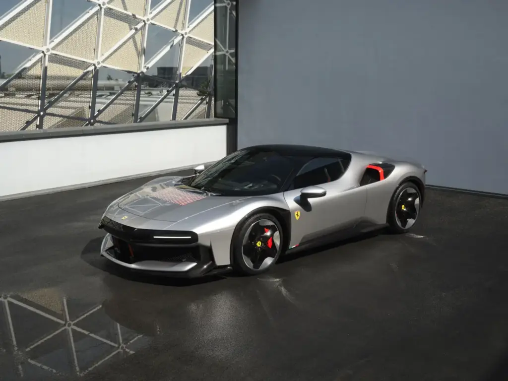 El Ferrari CZ26 es un one-off creado sobre un SF90 Stradale con diseño de los setenta 19 Motor16 FERRARI CZ26 one off 1 Motor16