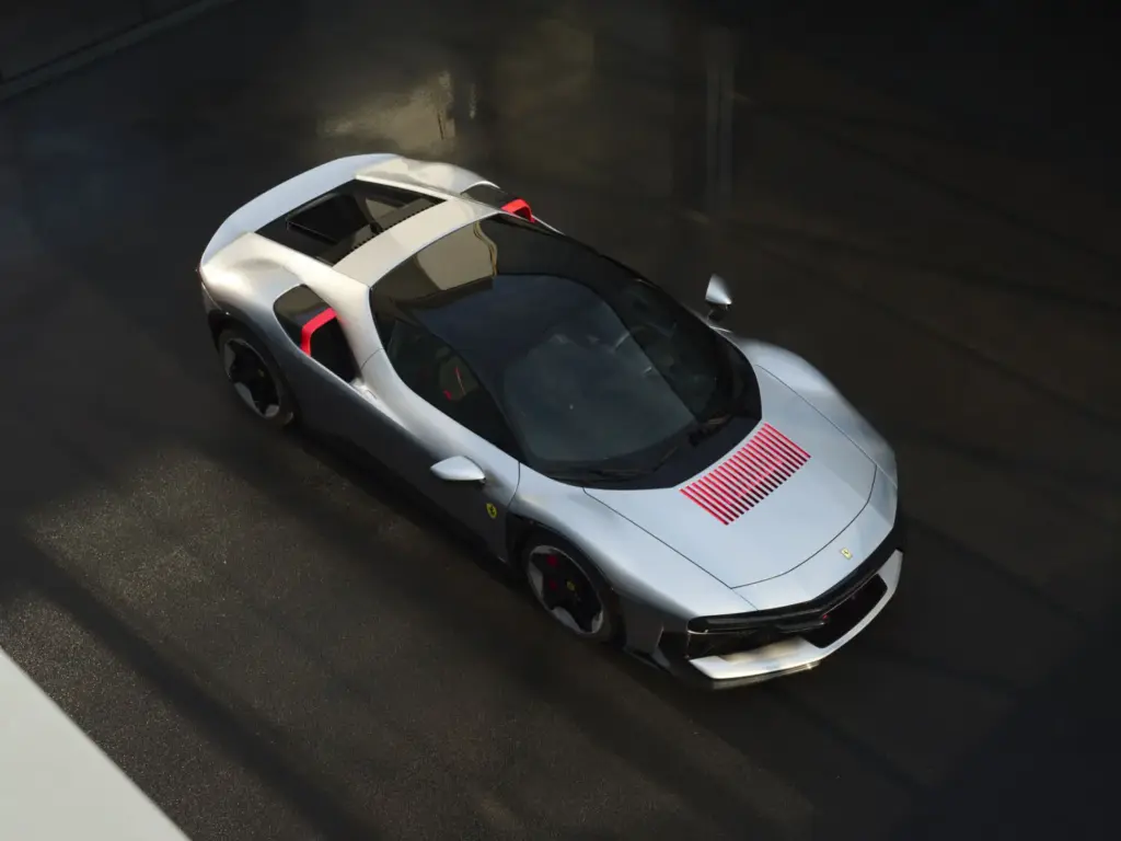 El Ferrari CZ26 es un one-off creado sobre un SF90 Stradale con diseño de los setenta 9 Motor16 El Ferrari CZ26 es un one-off creado sobre un SF90 Stradale con diseño de los setenta