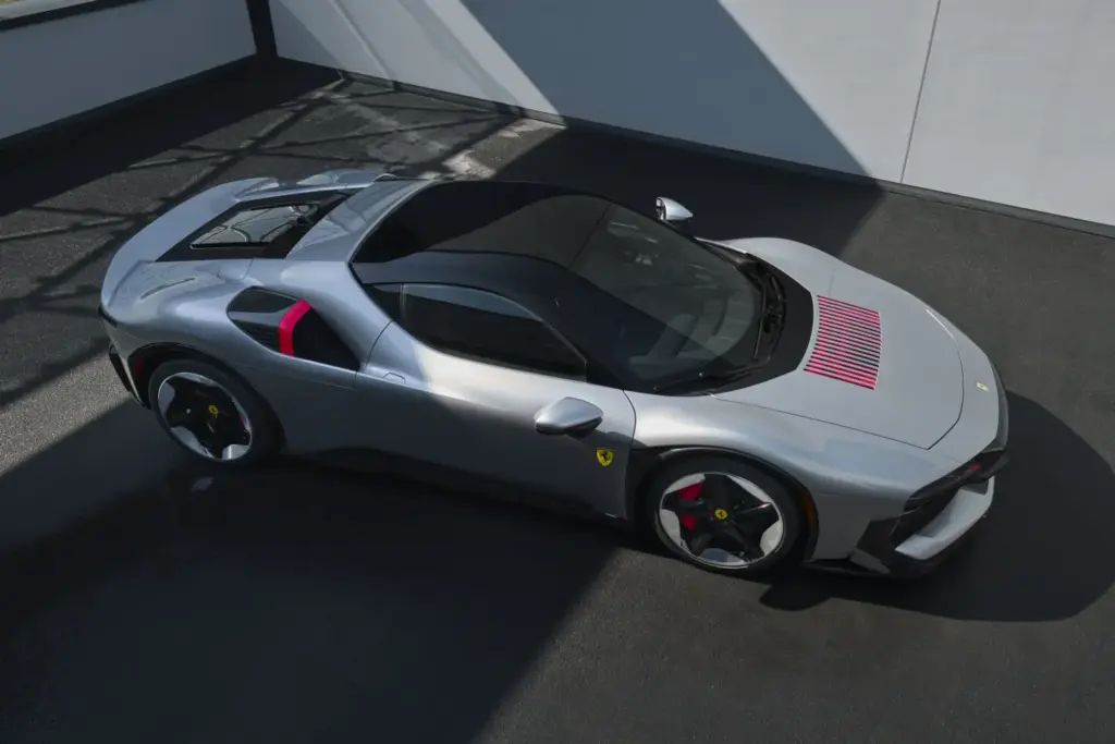 El Ferrari CZ26 es un one-off creado sobre un SF90 Stradale con diseño de los setenta 21 Motor16 FERRARI CZ26 one off 23 Motor16
