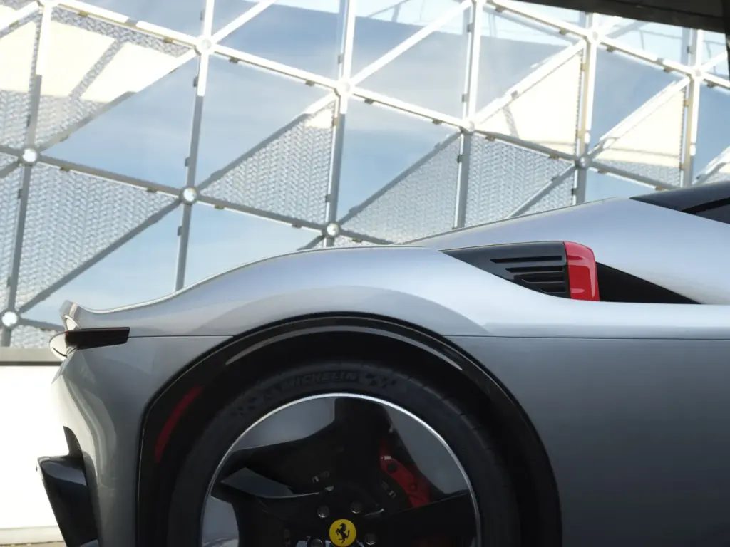 El Ferrari CZ26 es un one-off creado sobre un SF90 Stradale con diseño de los setenta 17 Motor16 FERRARI CZ26 one off 3 Motor16