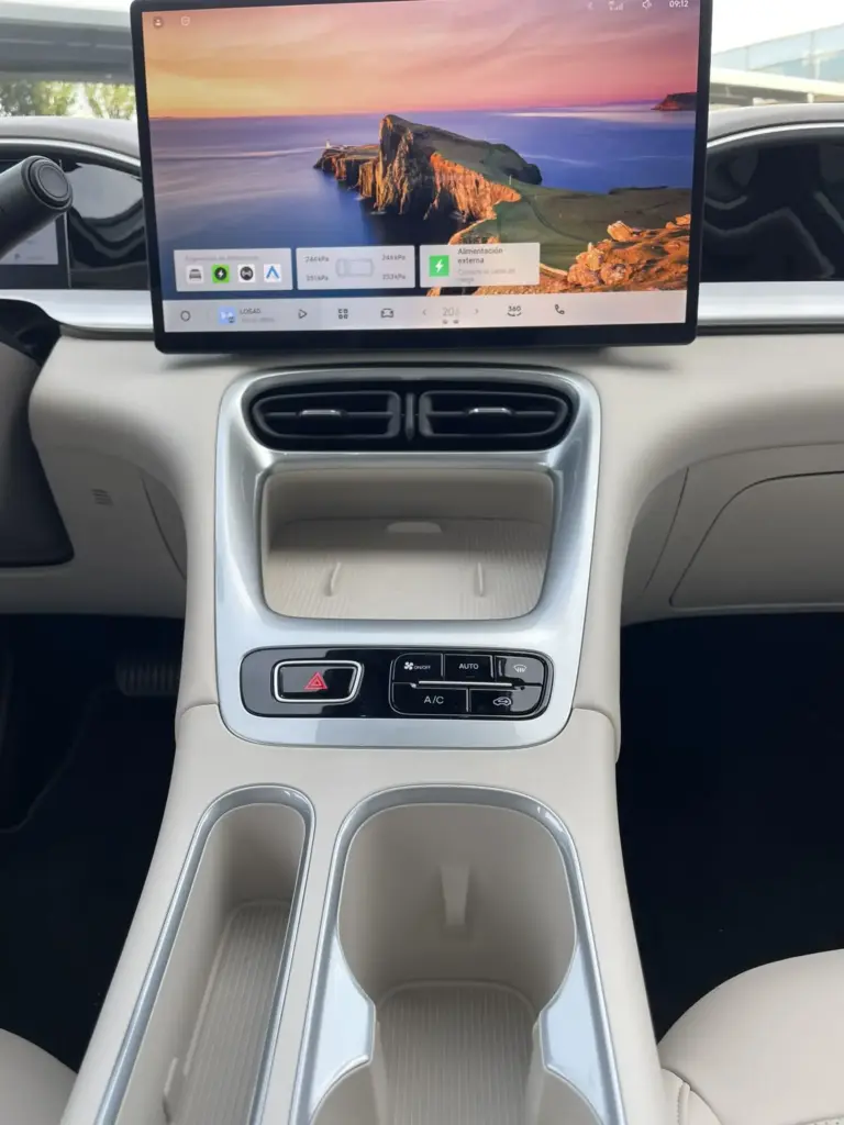 Primer contacto con el Geely E2: el coche más vendido de China a la conquista de Europa 15 Motor16 GEELY E2 10 Motor16
