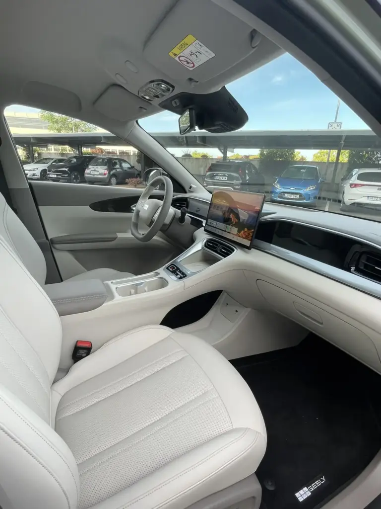 Primer contacto con el Geely E2: el coche más vendido de China a la conquista de Europa 5 Motor16 GEELY E2 18 Motor16