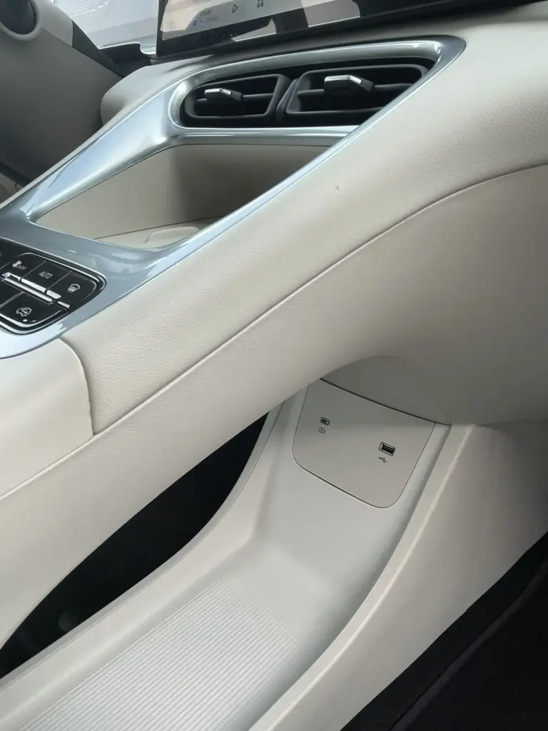 Primer contacto con el Geely E2: el coche más vendido de China a la conquista de Europa 22 Motor16 GEELY E2 21 Motor16