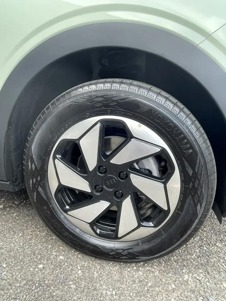 Primer contacto con el Geely E2: el coche más vendido de China a la conquista de Europa 24 Motor16 GEELY E2 23 Motor16