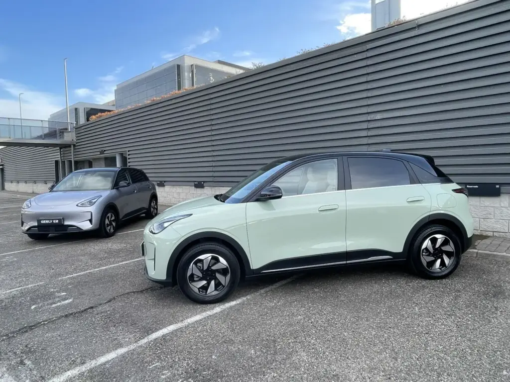 Primer contacto con el Geely E2: el coche más vendido de China a la conquista de Europa 9 Motor16 GEELY E2 3 Motor16