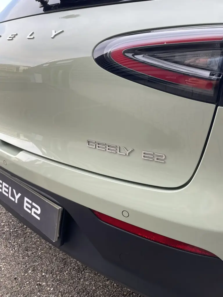 Primer contacto con el Geely E2: el coche más vendido de China a la conquista de Europa 40 Motor16 GEELY E2 41 Motor16