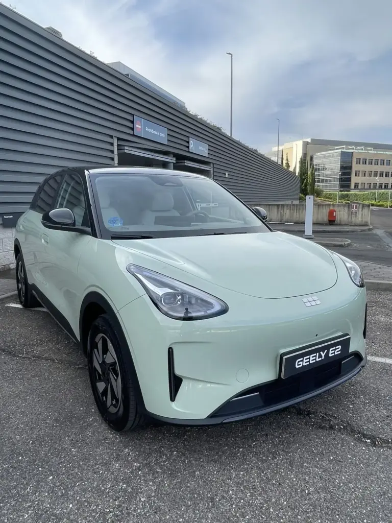 Primer contacto con el Geely E2: el coche más vendido de China a la conquista de Europa 41 Motor16 GEELY E2 44 Motor16