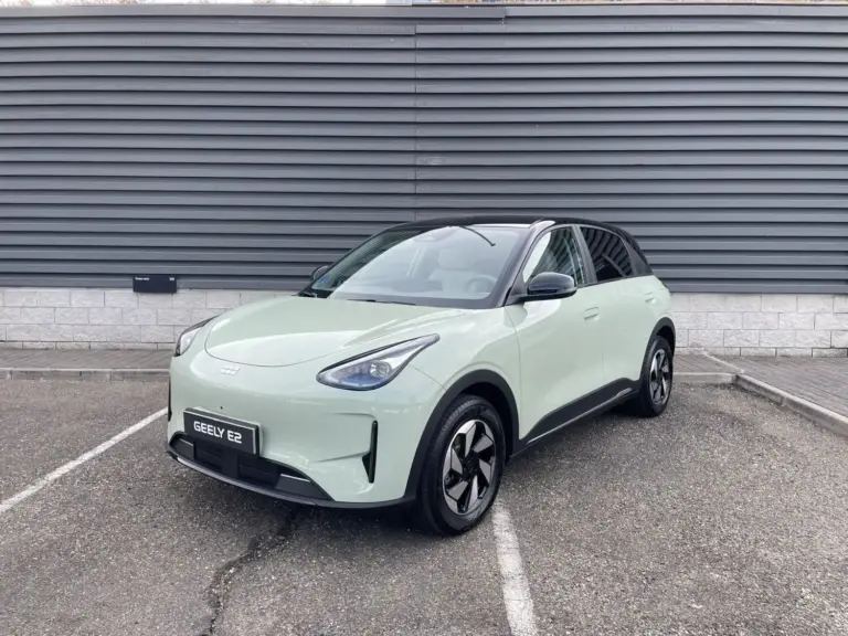 Primer contacto con el Geely E2: el coche más vendido de China a la conquista de Europa