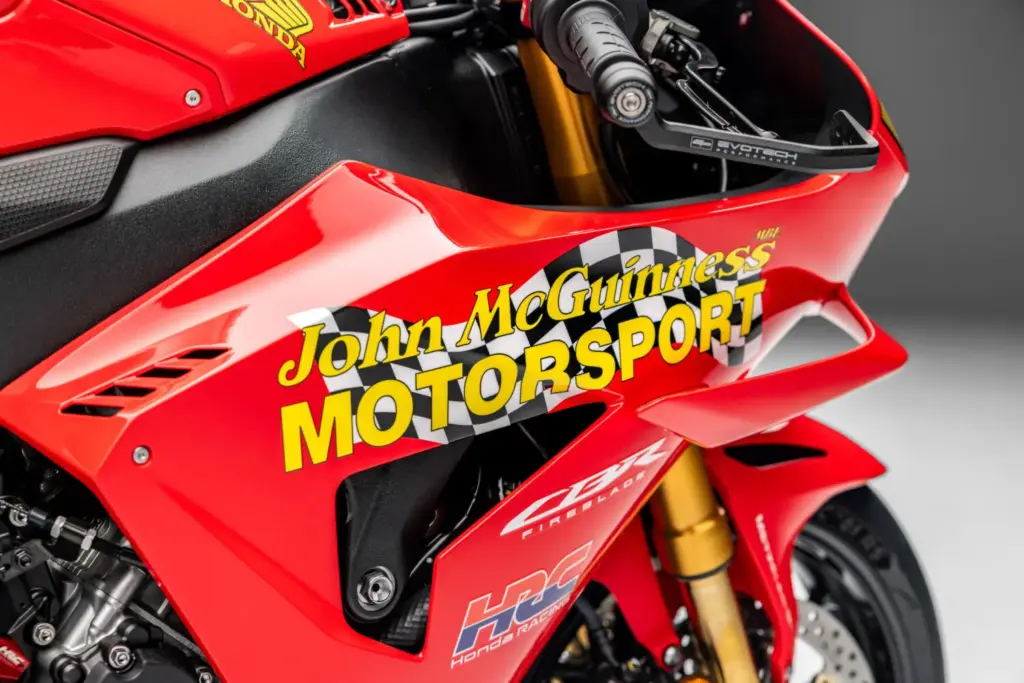 Honda CBR1000RR R Fireblade SP John McGuinness 30th Anniversary 2 Motor16