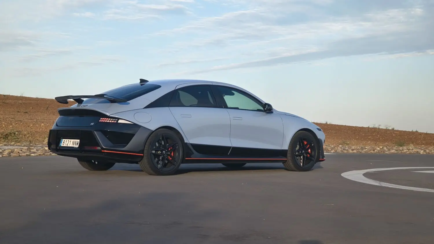 Hyundai llama a revisión al Ioniq 9: los asientos traseros pueden atrapar a niños 1 Motor16 Hyundai Ioniq 9 revisión