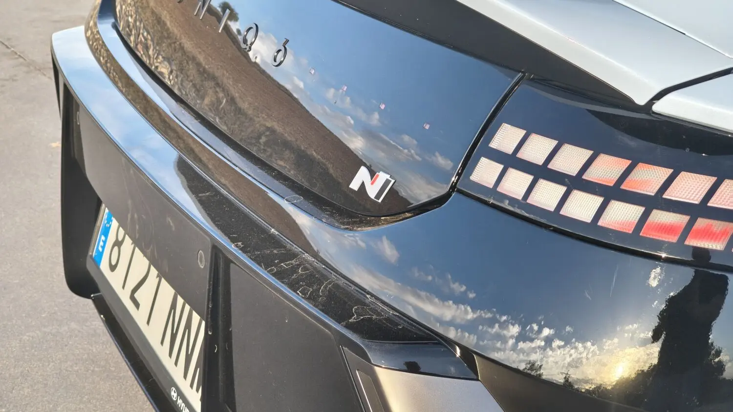 Hyundai llama a revisión al Ioniq 9: los asientos traseros pueden atrapar a niños