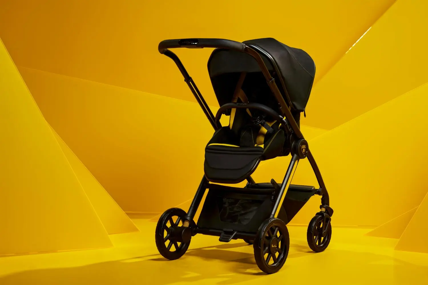 Lamborghini estrena su modelo más exclusivo: solo 500 unidades y un tono amarillo que marca la diferencia 3 Motor16 Reef AL Giallo Lamborghini