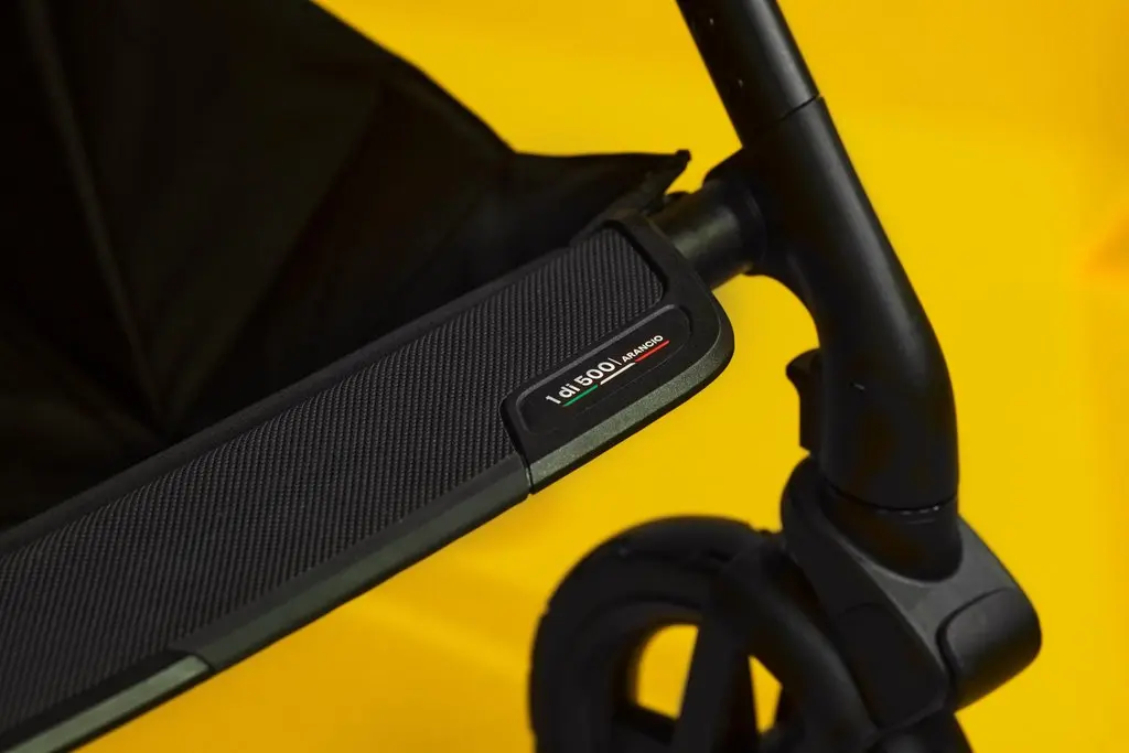 Lamborghini estrena su modelo más exclusivo: solo 500 unidades y un tono amarillo que marca la diferencia 4 Motor16 LAMBORGHINI Reef AL Giallo BEBEE2 Motor16
