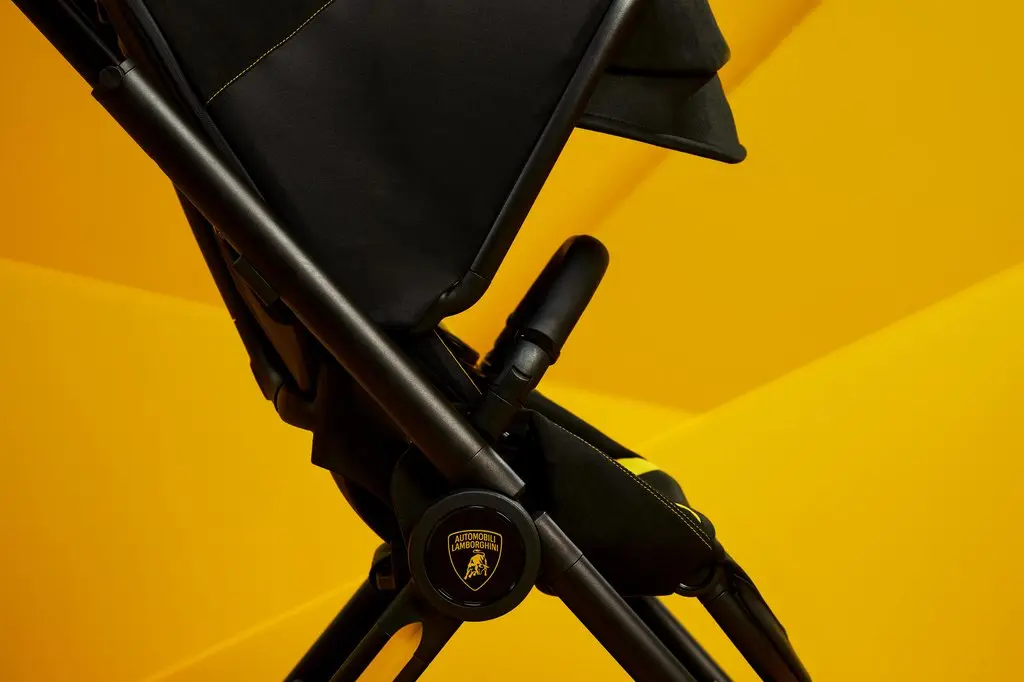 Lamborghini estrena su modelo más exclusivo: solo 500 unidades y un tono amarillo que marca la diferencia 1 Motor16 Reef AL Giallo Lamborghini