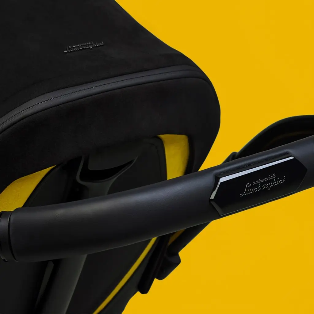Lamborghini estrena su modelo más exclusivo: solo 500 unidades y un tono amarillo que marca la diferencia 8 Motor16 LAMBORGHINI Reef AL Giallo BEBEE8 Motor16