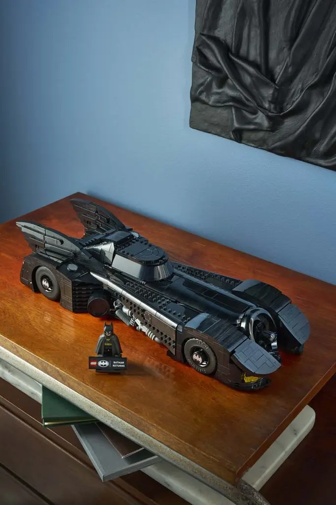 LEGO revive el Batmóvil de 'Batman Returns': 2.269 piezas, un botón secreto y el regreso del Batmissile 9 Motor16 LEGO Batmovil Batman Returns11 Motor16