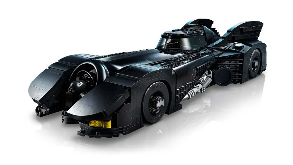 LEGO revive el Batmóvil de 'Batman Returns': 2.269 piezas, un botón secreto y el regreso del Batmissile 12 Motor16 LEGO Batmovil Batman Returns15 Motor16