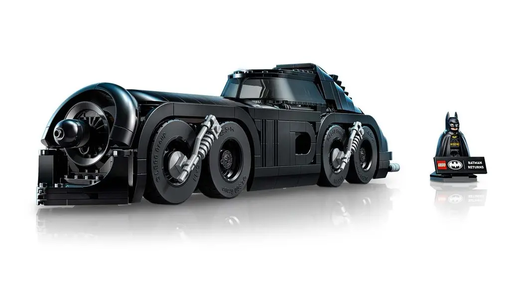 LEGO revive el Batmóvil de 'Batman Returns': 2.269 piezas, un botón secreto y el regreso del Batmissile 13 Motor16 LEGO Batmovil Batman Returns17 Motor16