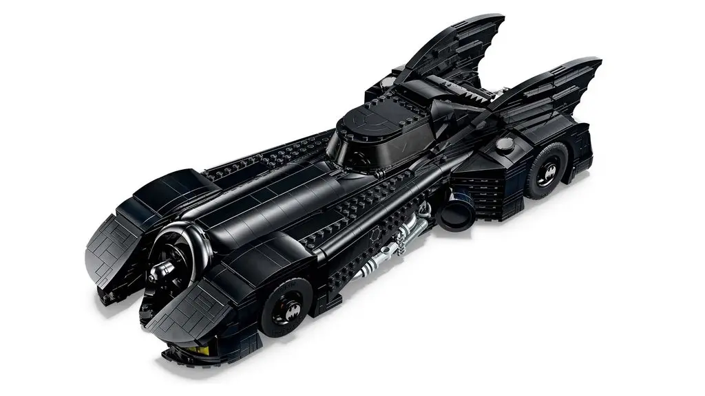 LEGO revive el Batmóvil de 'Batman Returns': 2.269 piezas, un botón secreto y el regreso del Batmissile 14 Motor16 LEGO Batmovil Batman Returns18 Motor16