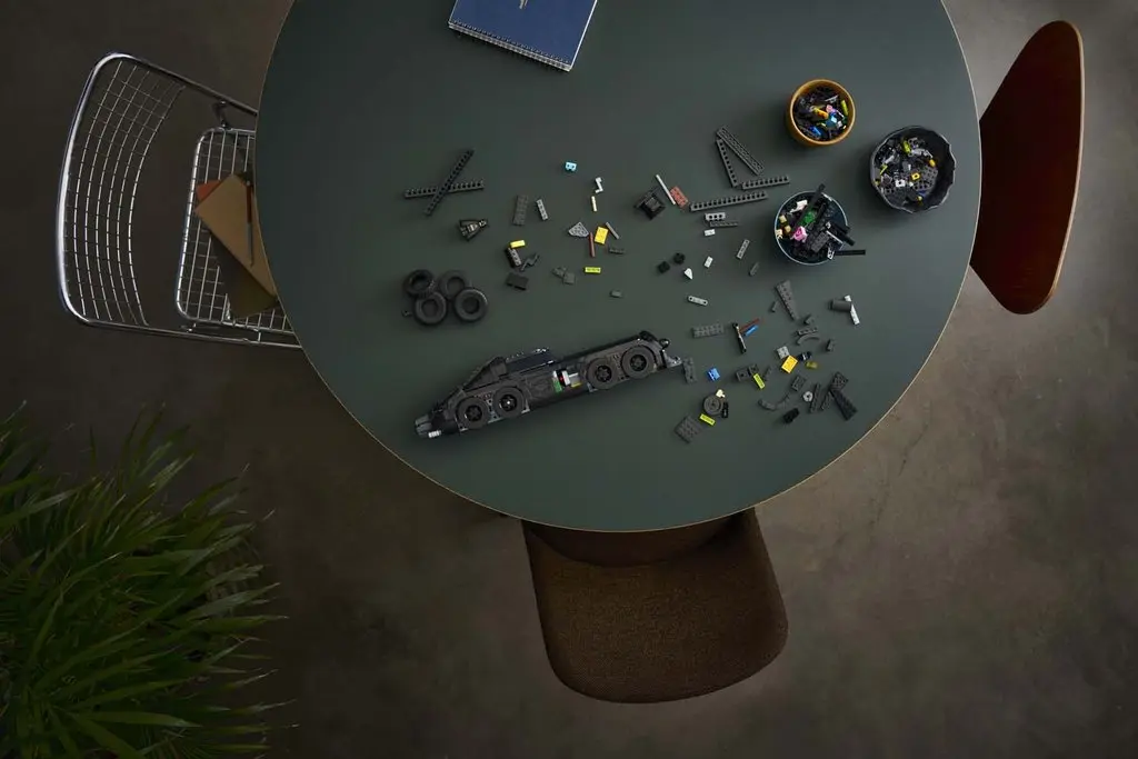 LEGO revive el Batmóvil de 'Batman Returns': 2.269 piezas, un botón secreto y el regreso del Batmissile 4 Motor16 LEGO Batmovil Batman Returns4 Motor16