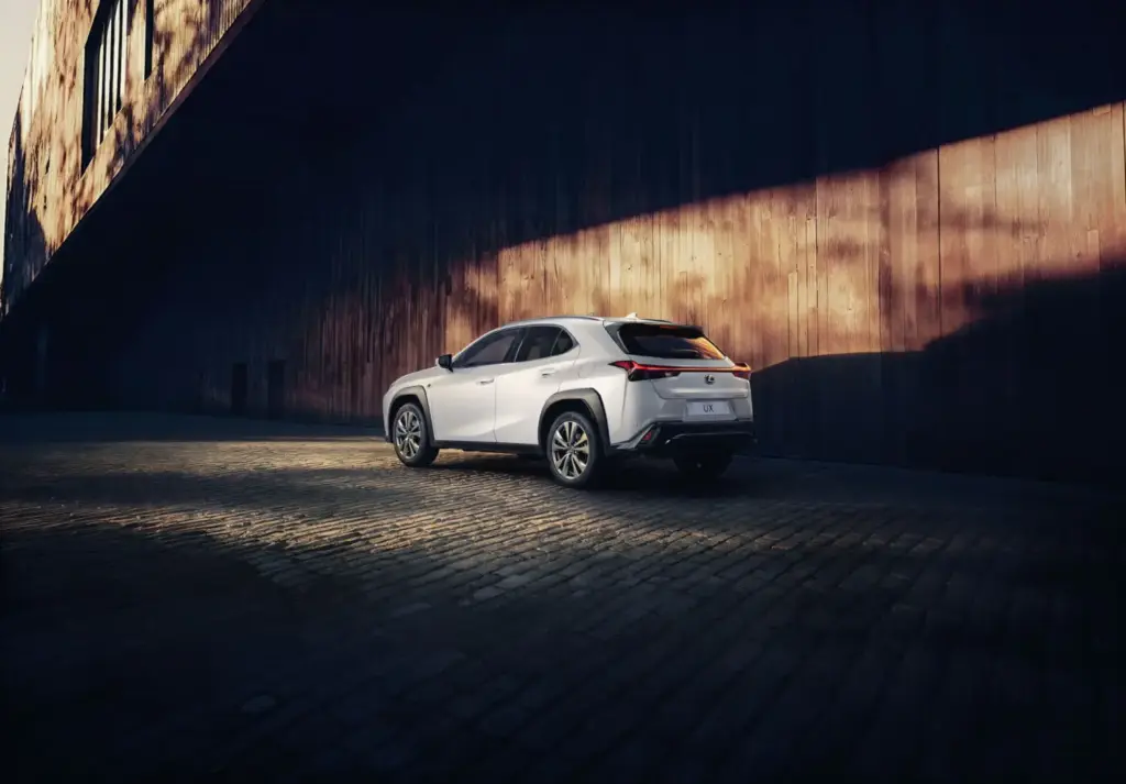 Lexus UX 300h F SPORT LEGEND: deportividad, tecnología, distinción y eficiencia 11 Motor16 LEXUS UX 300H F SPORT LEGEND 7 Motor16