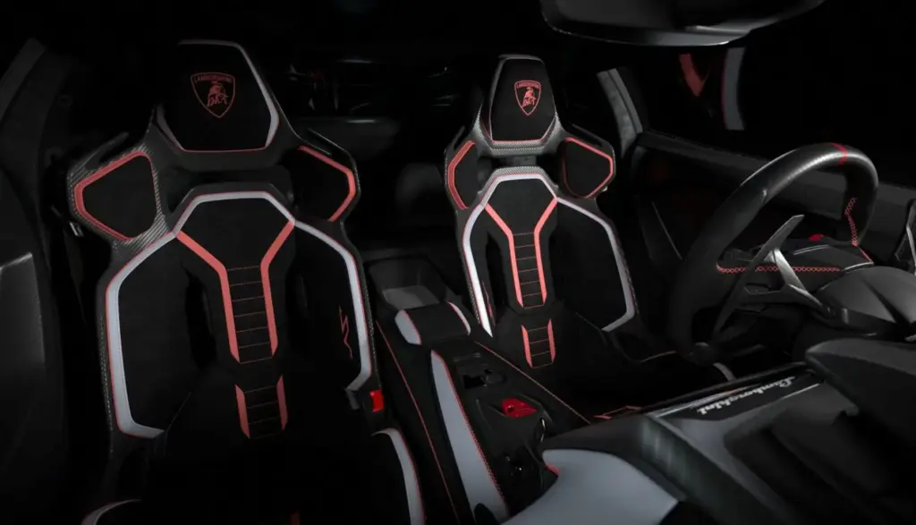 Lambo Revuelto SV 11 Motor16