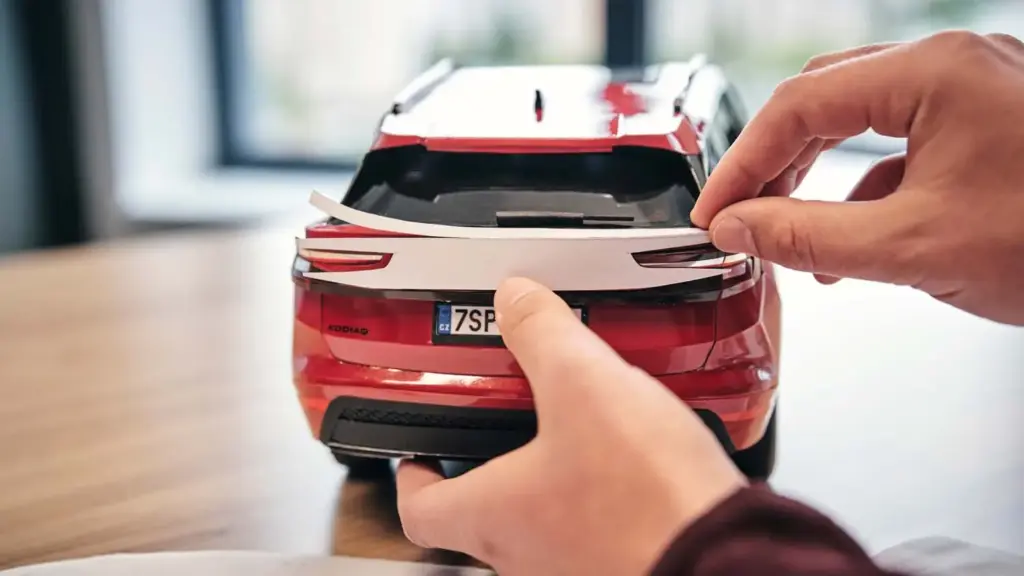 MAQUETA PAPEL SKODA KODIAQ Petr Seemann11 Motor16