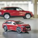Un ingeniero checo ha empleado 700 horas en construir un Škoda Kodiaq funcional… hecho de papel