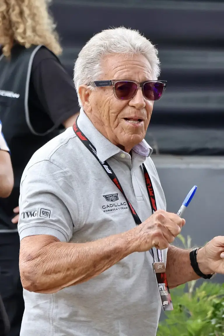 Mario Andretti y la carrera de Indy 500 de 1981: conserva el anillo conmemorativo de la victoria anulada