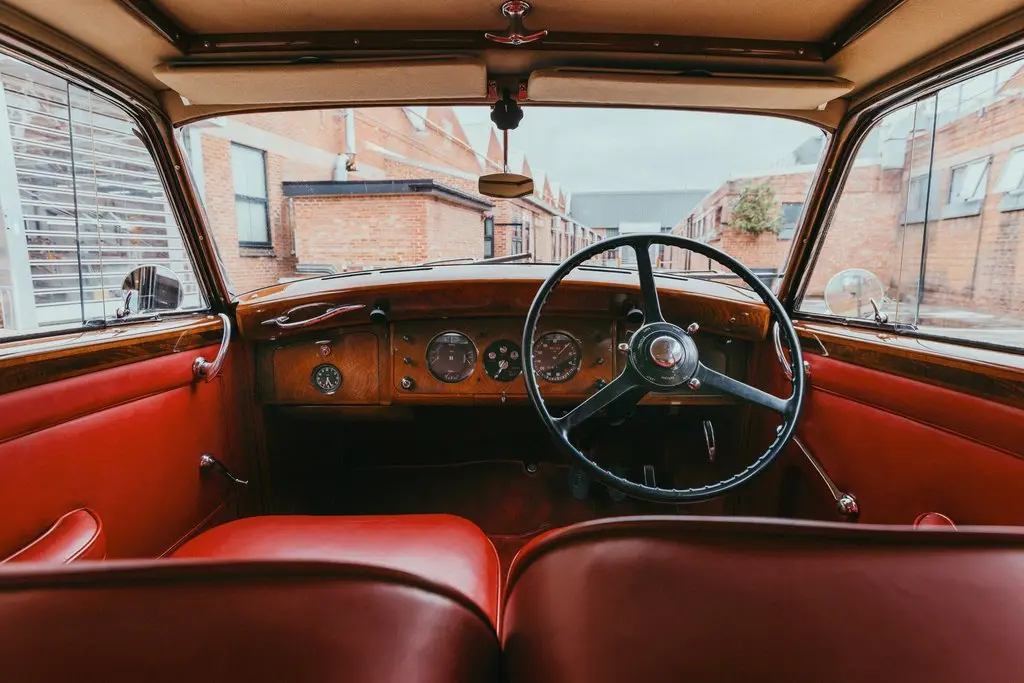 Bentley celebra 80 años de producción en Crewe con un Continental GT Azure que homenajea al primer coche fabricado allí, el Mark VI de 1946 11 Motor16 Mark VI 1946 crewe 12 Motor16