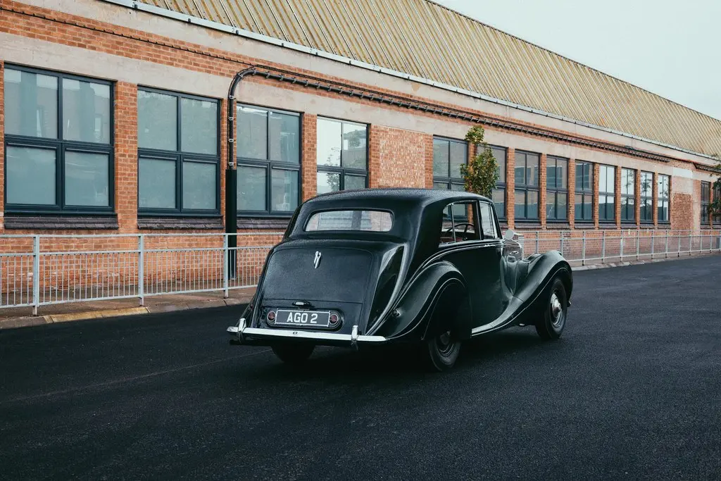 Bentley celebra 80 años de producción en Crewe con un Continental GT Azure que homenajea al primer coche fabricado allí, el Mark VI de 1946 10 Motor16 Mark VI 1946 crewe 7 Motor16