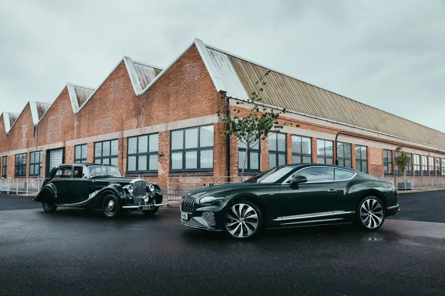 Bentley celebra 80 años de producción en Crewe con un Continental GT Azure que homenajea al primer coche fabricado allí, el Mark VI de 1946 2 Motor16 Bentley Mark VI, Continental GT Azure