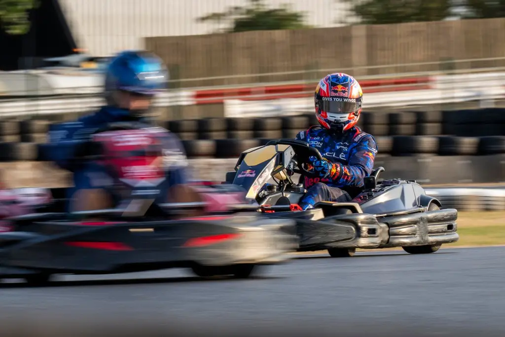 Max Verstappen se enfrenta a 100 rivales en la carrera de karts más grande de la historia 1 Motor16 Max Verstappen, kart, Red Bull
