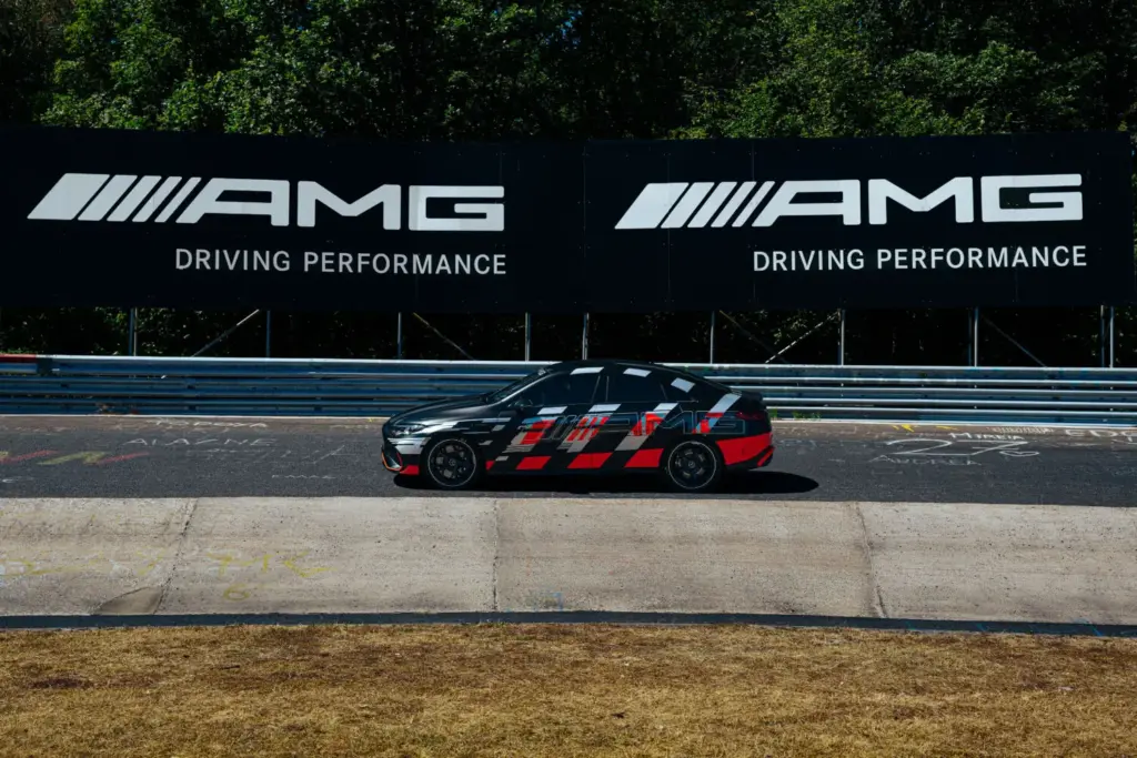 Mercedes-AMG CLA 45 4MATIC+: el eléctrico de 680 CV que conquista Nürburgring y redefine las berlinas deportivas 3 Motor16 Mercedes AMG CLA 45 2 Motor16