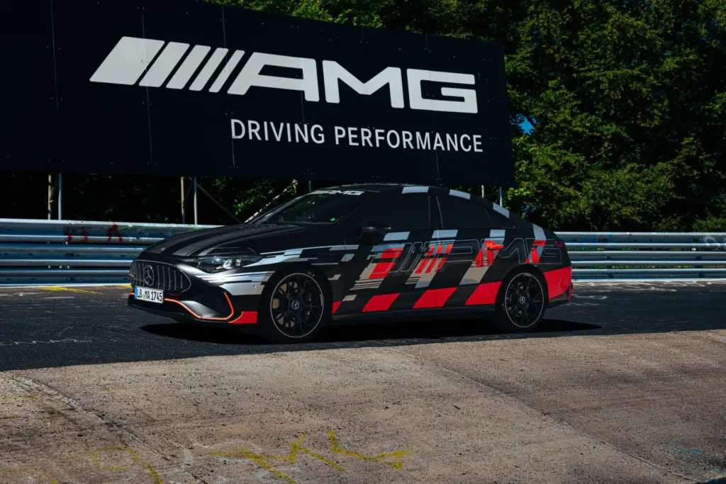 Mercedes-AMG CLA 45 4MATIC+: el eléctrico de 680 CV que conquista Nürburgring y redefine las berlinas deportivas 7 Motor16 Mercedes AMG CLA 45 3 Motor16