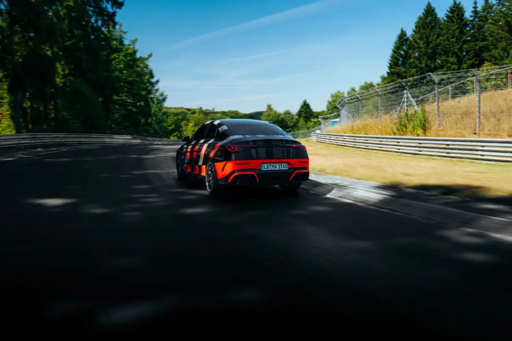 Mercedes-AMG CLA 45 4MATIC+: el eléctrico de 680 CV que conquista Nürburgring y redefine las berlinas deportivas 12 Motor16 Mercedes AMG CLA 45 8 Motor16