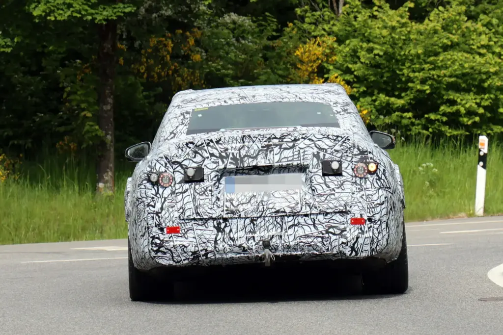 El Mercedes-AMG Clase E eléctrico reaparece en Nürburgring con hasta 900 CV 17 Motor16 Mercedes AMG Clase E electrico 2028 espia 15 Motor16