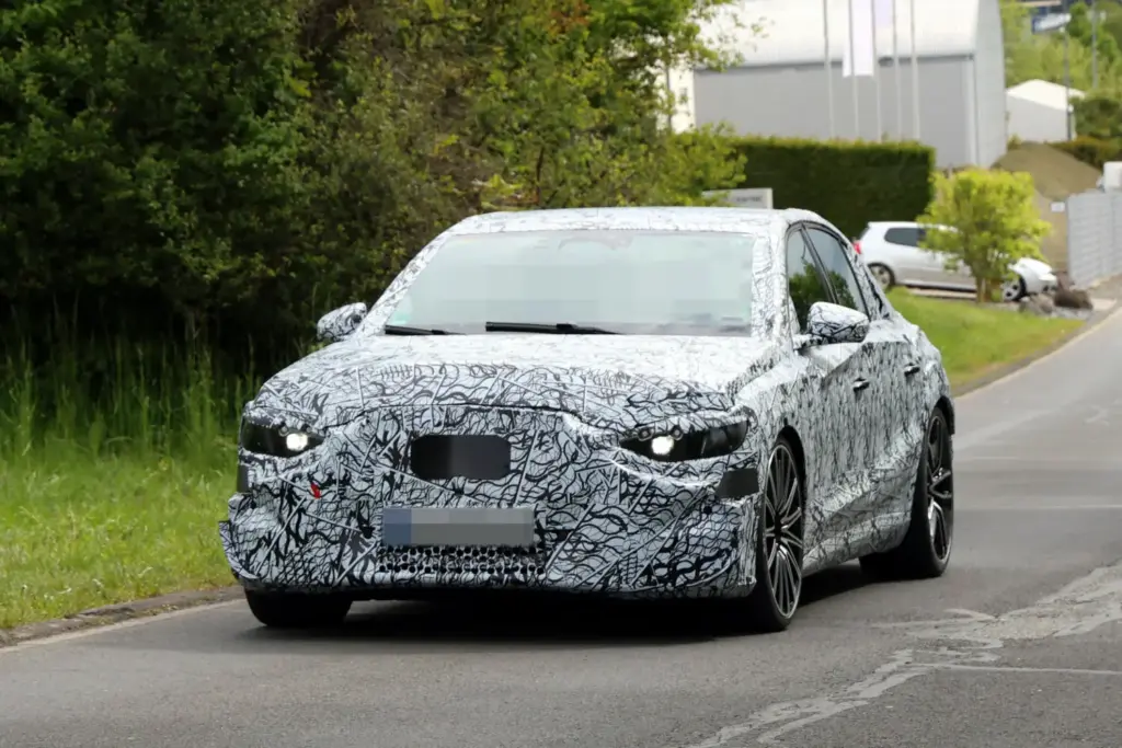 El Mercedes-AMG Clase E eléctrico reaparece en Nürburgring con hasta 900 CV 5 Motor16 Mercedes AMG Clase E electrico 2028 espia 3 Motor16
