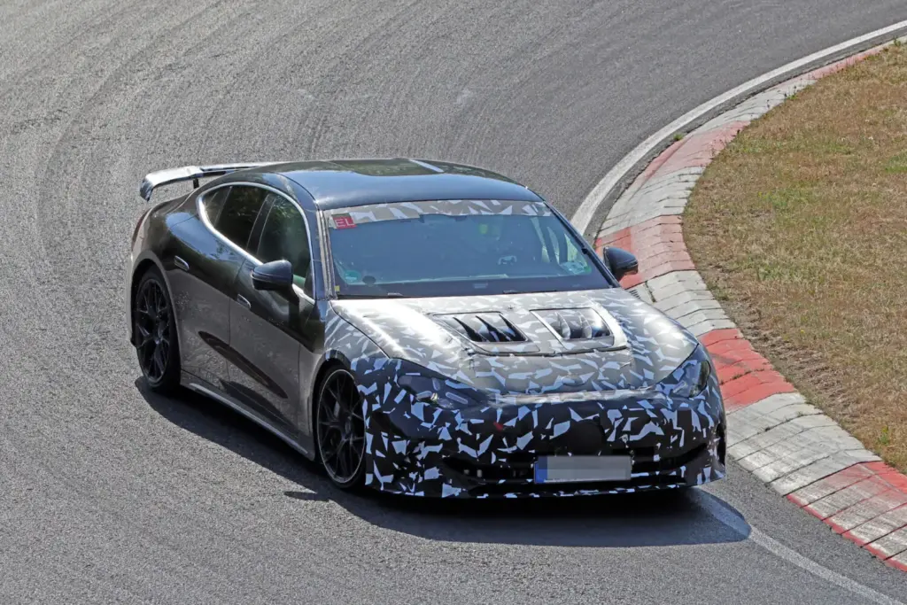 Mercedes AMG GT 4 puertas 2027 3 Motor16