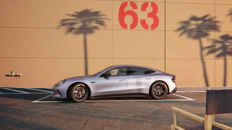 Sonido sintetizado de coche eléctrico: el Mercedes-AMG GT53 simula un seis cilindros en línea