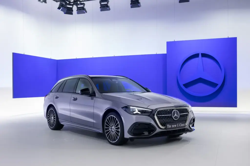 Nuevo Mercedes-Benz Clase C 2027: la actualización tecnológica más profunda de su historia 14 Motor16 Mercedes Clase C 2027 11 Motor16