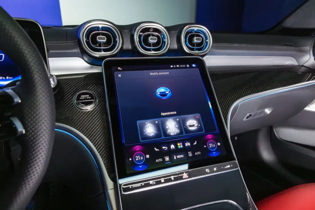 Nuevo Mercedes-Benz Clase C 2027: la actualización tecnológica más profunda de su historia 15 Motor16 Mercedes Clase C 2027 12 Motor16