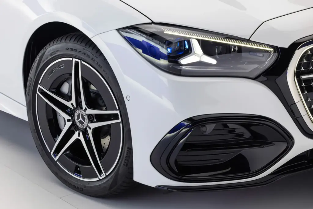 Nuevo Mercedes-Benz Clase C 2027: la actualización tecnológica más profunda de su historia 2 Motor16 Mercedes Clase C 2027 18 Motor16