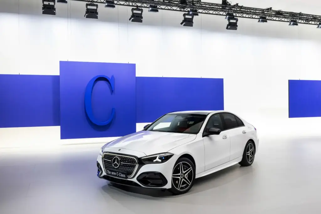 Nuevo Mercedes-Benz Clase C 2027: la actualización tecnológica más profunda de su historia 28 Motor16 Mercedes Clase C 2027 25 Motor16