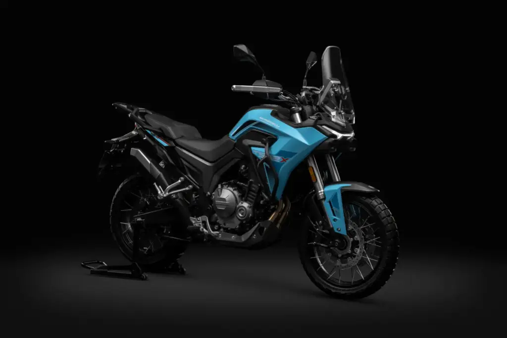 Mejor trail para el carnet A2: ¿Es la Honda NX500 la opción ideal? Estas son sus 6 rivales 5 Motor16 Morbidelli T502X Blue Studio 8 Motor16