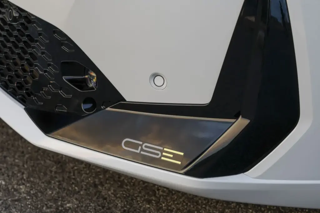 Primera prueba del Opel Corsa GSE: con indudable espíritu ‘hot hatch’ 21 Motor16 Opel Corsa GSE al volante 17 Motor16