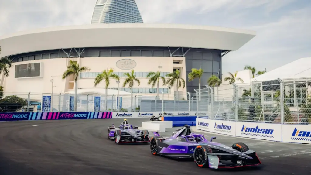 PORSCHE 99X Electric RACING FOR CHARITY4 Motor16