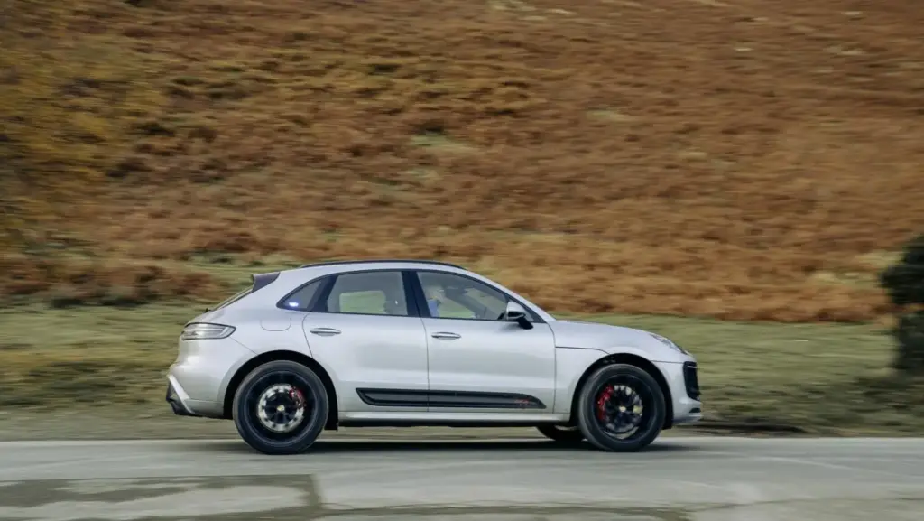 Un doctor en un pueblo remoto de Gran Bretaña y el Porsche Macan GTS en el que confía para salvar vidas 5 Motor16 PORSCHE MACAN GTS URGENCIAS JOHN FERRIS GRAN GRETANA12 Motor16