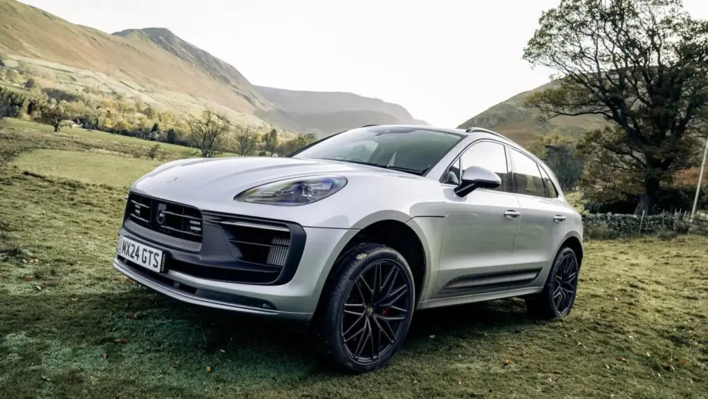 Un doctor en un pueblo remoto de Gran Bretaña y el Porsche Macan GTS en el que confía para salvar vidas 8 Motor16 PORSCHE MACAN GTS URGENCIAS JOHN FERRIS GRAN GRETANA9 Motor16